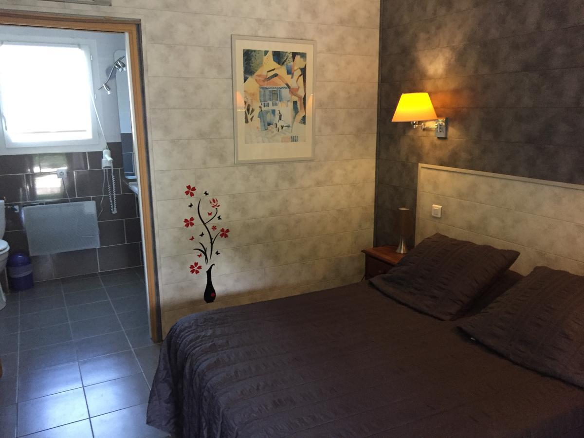 Logis Hotel Le Vieux Moulin Gignac  Exterior foto