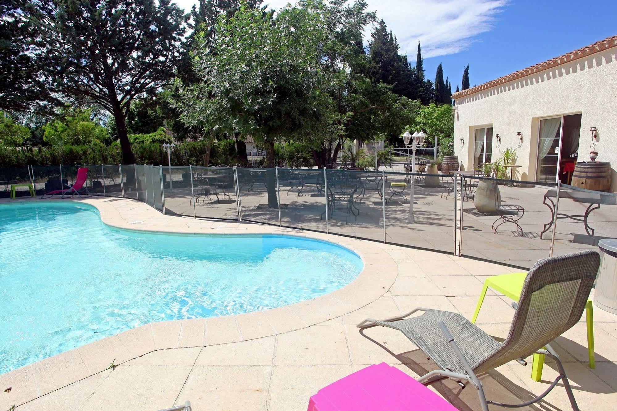 Logis Hotel Le Vieux Moulin Gignac  Exterior foto